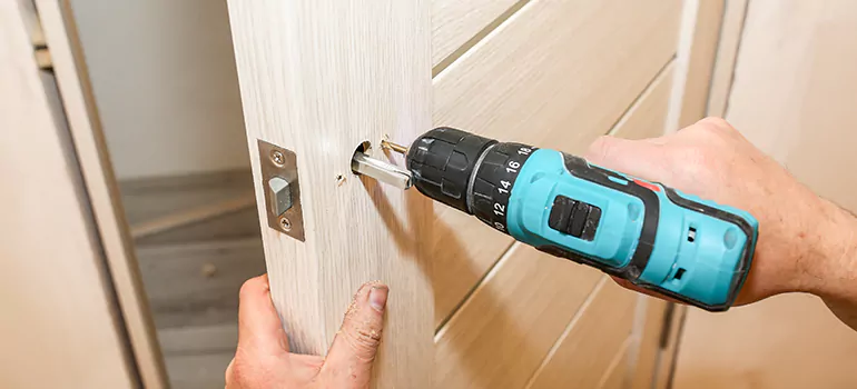Old Door Knob Repair in North Miami Beach, FL